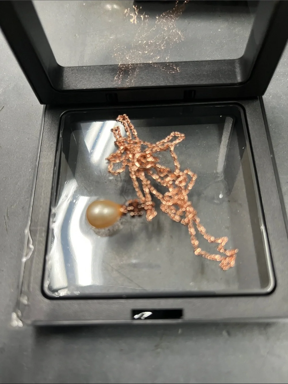 NWOT Tory Burch Kira Teardrop Pearl Pendant with Rose Gold Tone Chain